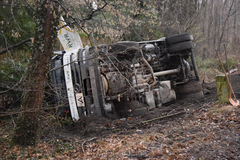 Container LKW umgestuerzt Koeln Brueck Bruecker- Dellbruecker Mauspfad P020.JPG - Miklos Laubert